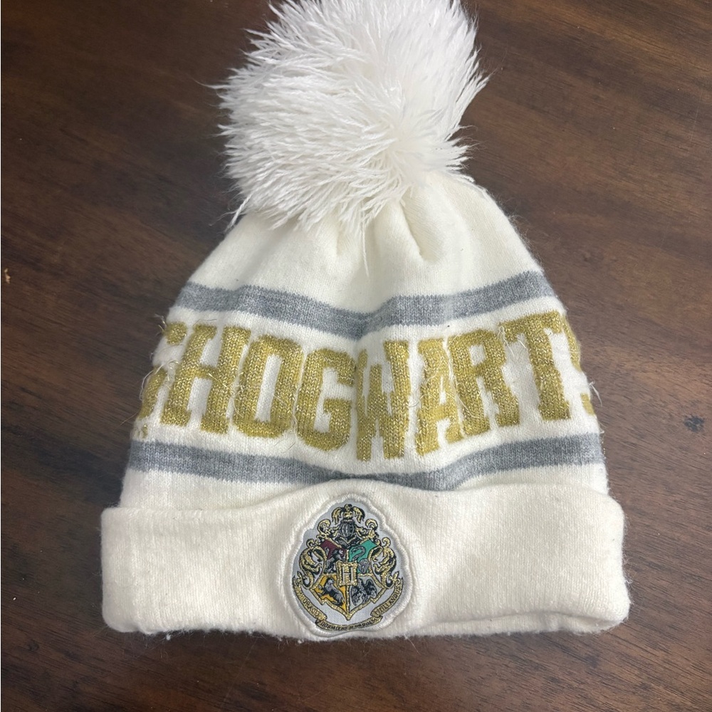 Hogwarts Harry Potter Kids girls beanie Hat in White and Gold fall winter